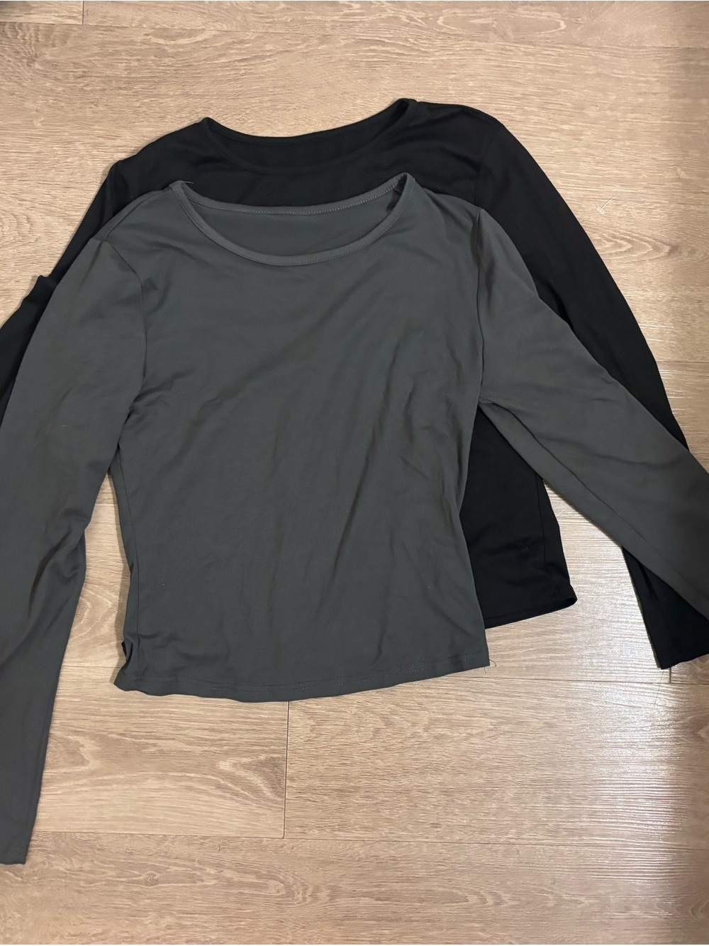 SHEIN Women's Long Sleeve Scoop Neck Tops - Black & Charcoal Gray